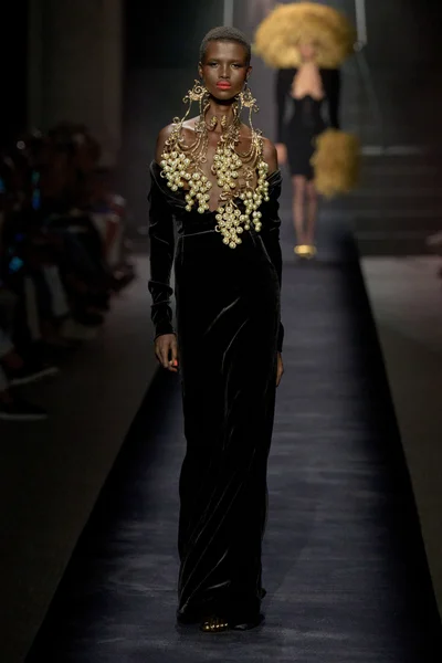 Look 7
